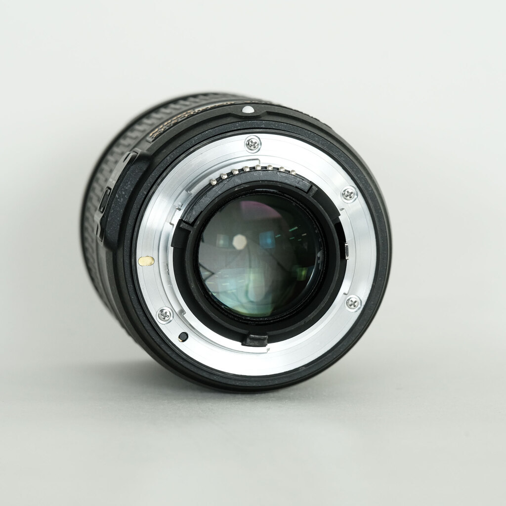 Nikon AF-S NIKKOR 28mm f/1.8G Nikon AF-S NIKKOR 28mm f/1.8G