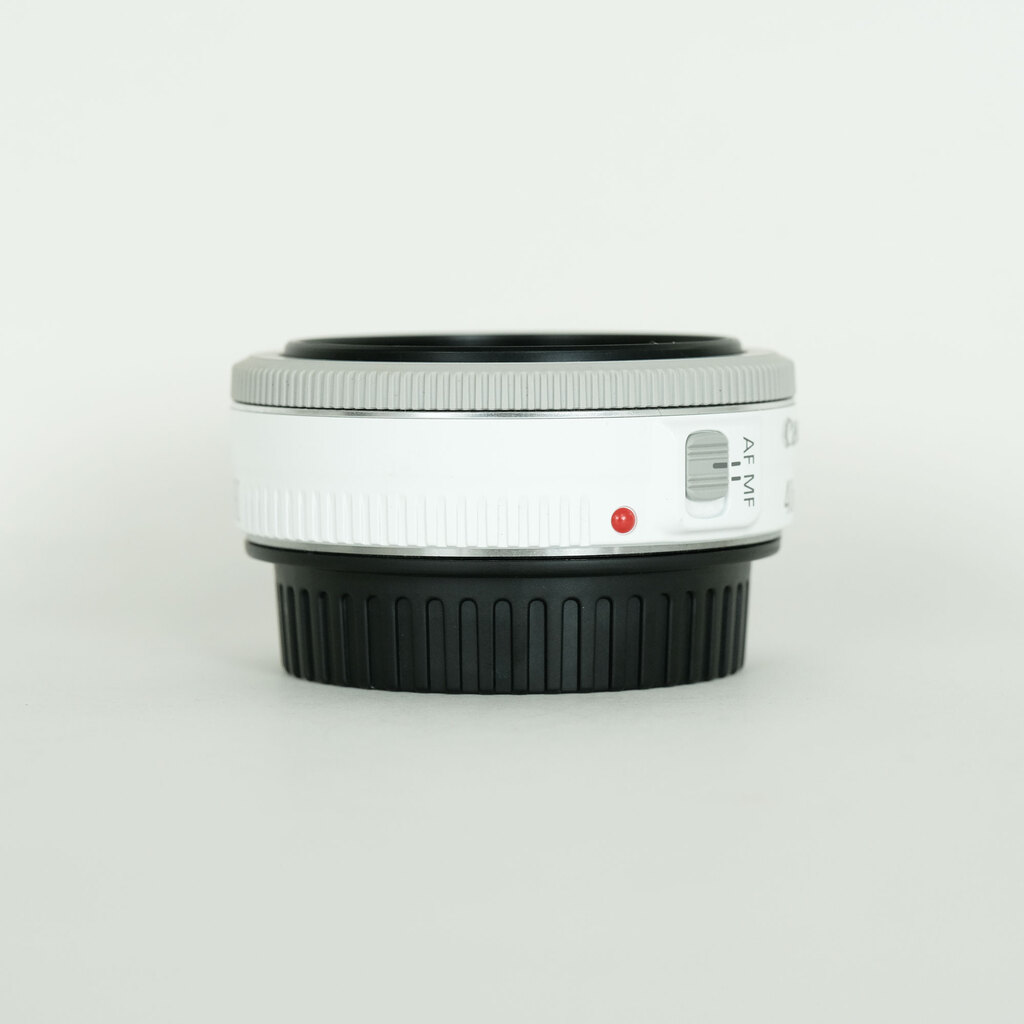 Canon EF40mm F2.8 STM ホワイト Canon EF40mm F2.8 STM ホワイト