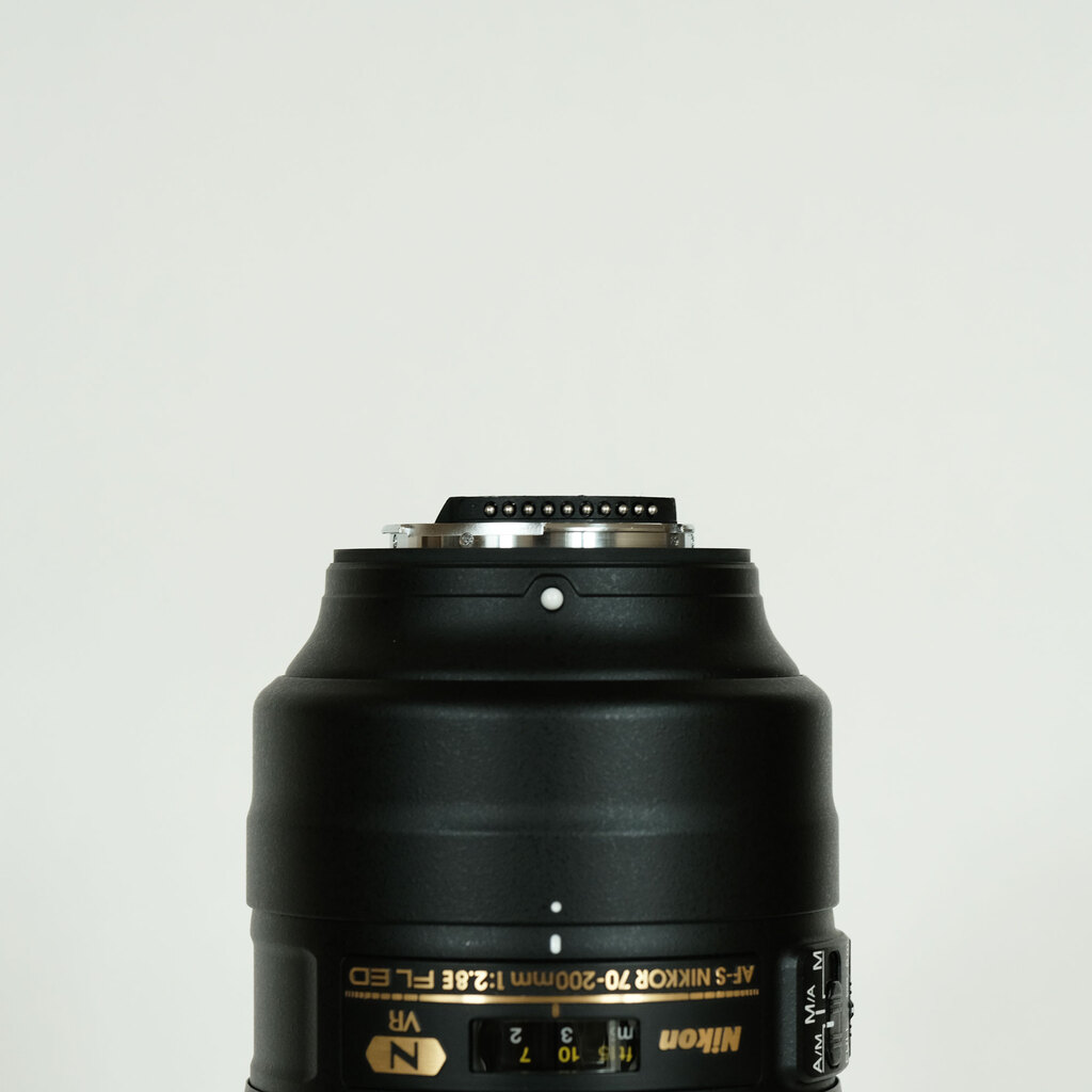 Nikon AF-S NIKKOR 70-200mm f/2.8E FL ED VR Nikon AF-S NIKKOR 70-200mm f/2.8E FL ED VR