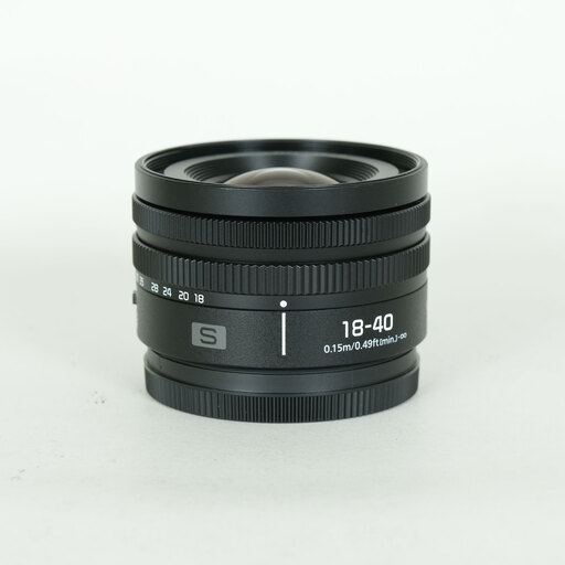 Panasonic LUMIX S 18-40mm F4.5-6.3