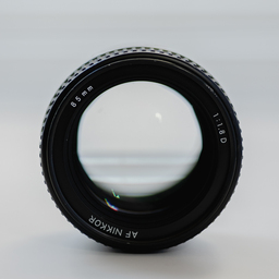 Nikon Ai AF Nikkor 85mm f/1.8D Nikon Ai AF Nikkor 85mm f/1.8D