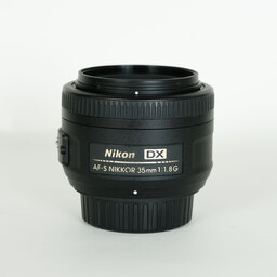 Nikon AF-S DX NIKKOR 35mm f/1.8G Nikon AF-S DX NIKKOR 35mm f/1.8G