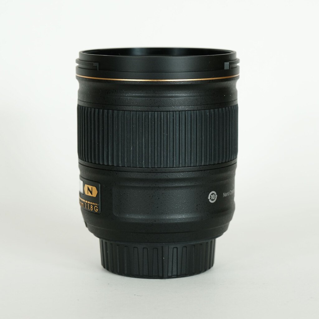 Nikon AF-S NIKKOR 28mm f/1.8G Nikon AF-S NIKKOR 28mm f/1.8G