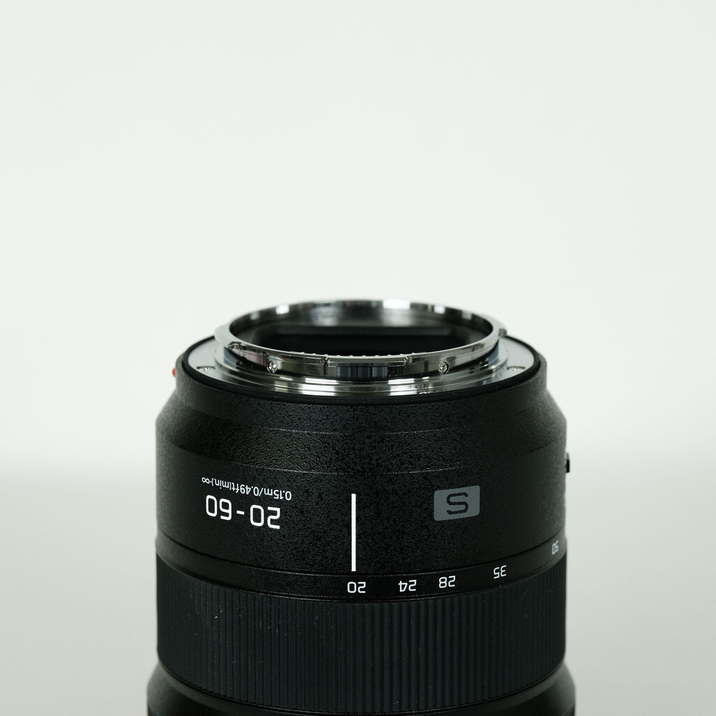 Panasonic LUMIX S 20-60mm F3.5-5.6 Panasonic LUMIX S 20-60mm F3.5-5.6