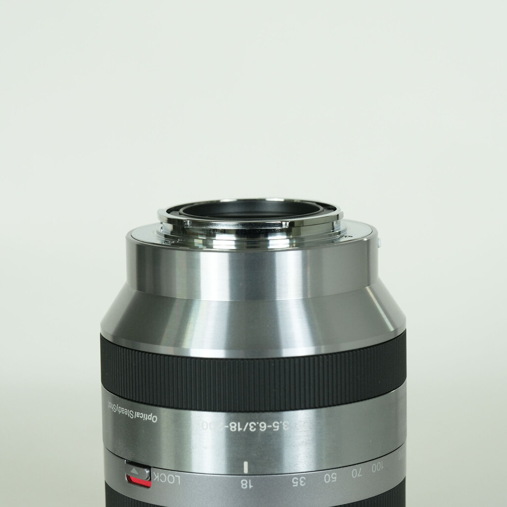 SONY E18-200mm F3.5-6.3 OSS SEL18200