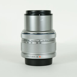 OLYMPUS M.ZUIKO DIGITAL 14-42mm F3.5-5.6IIR シルバー