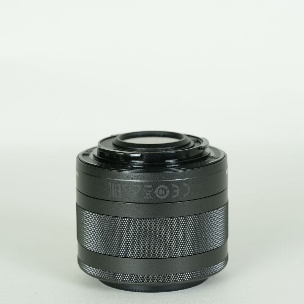 Canon EF-M28mm F3.5 マクロ IS STM Canon EF-M28mm F3.5 マクロ IS STM