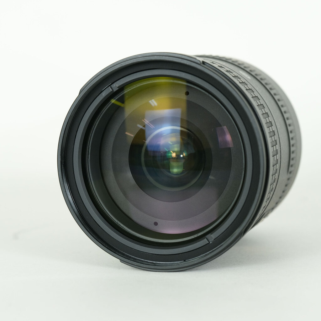 Nikon AF-S DX NIKKOR 18-200mm F3.5-5.6G ED VR II Nikon AF-S DX NIKKOR 18-200mm F3.5-5.6G ED VR II