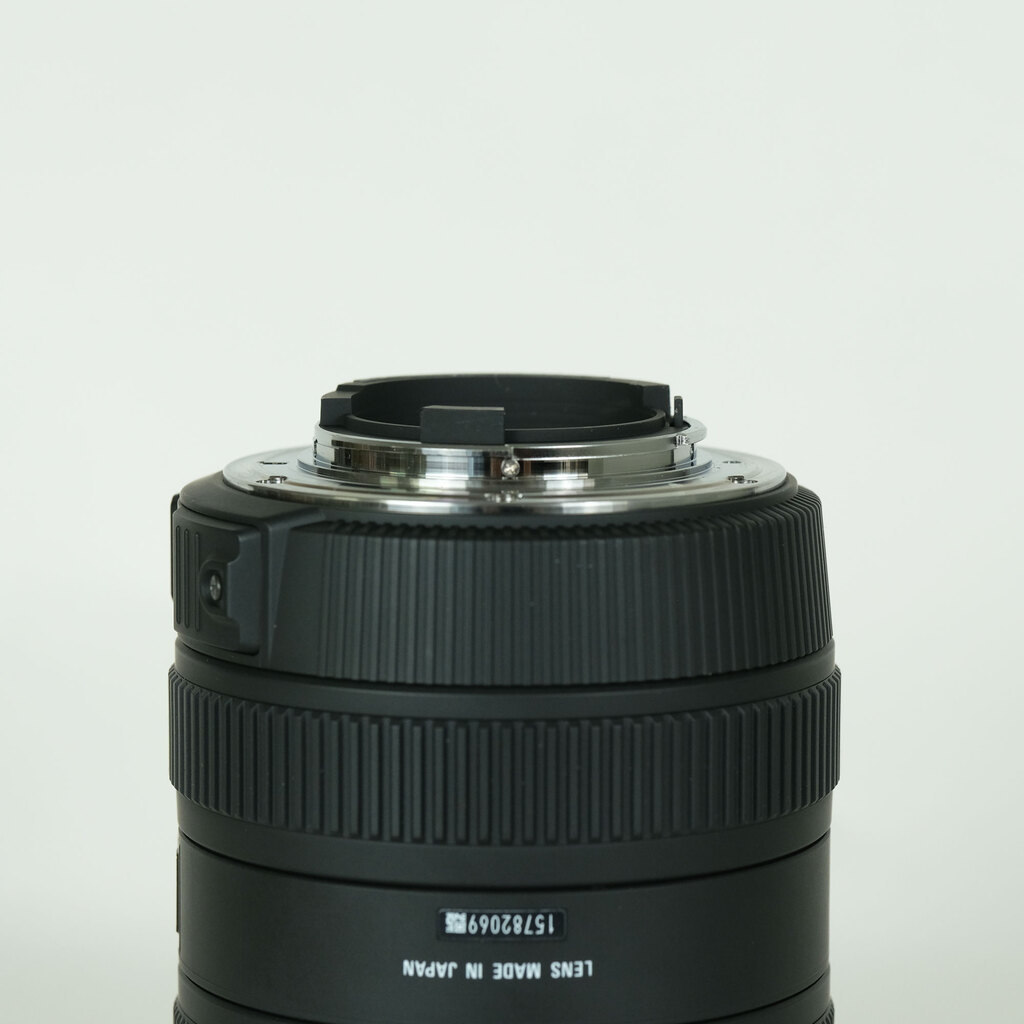 SIGMA 8-16mm F4.5-5.6DC HSM (ニコンF用) SIGMA 8-16mm F4.5-5.6DC HSM (ニコンF用)