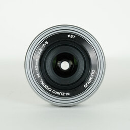 OLYMPUS M.ZUIKO DIGITAL ED 14-42mm F3.5-5.6 EZ シルバー OLYMPUS M.ZUIKO DIGITAL ED 14-42mm F3.5-5.6 EZ シルバー