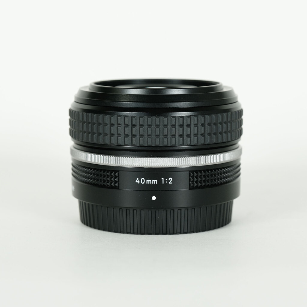 Nikon NIKKOR Z 40mm f/2 Nikon NIKKOR Z 40mm f/2