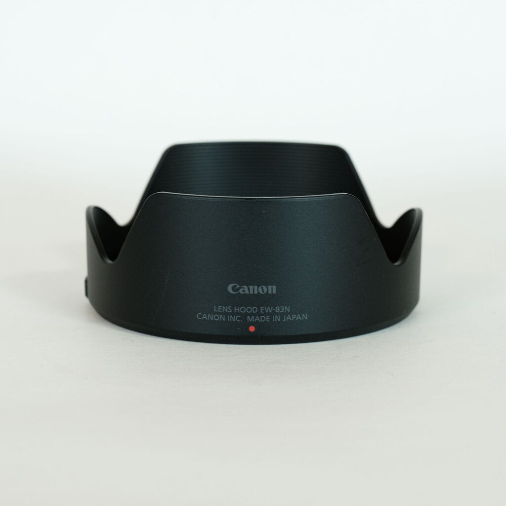 美品ですが１つキズ Canon【EF 24-105mm F4 L IS USM】 Canon EF24-105mm F4L IS USMの出品 | ONE SCENE（ワンシーン）