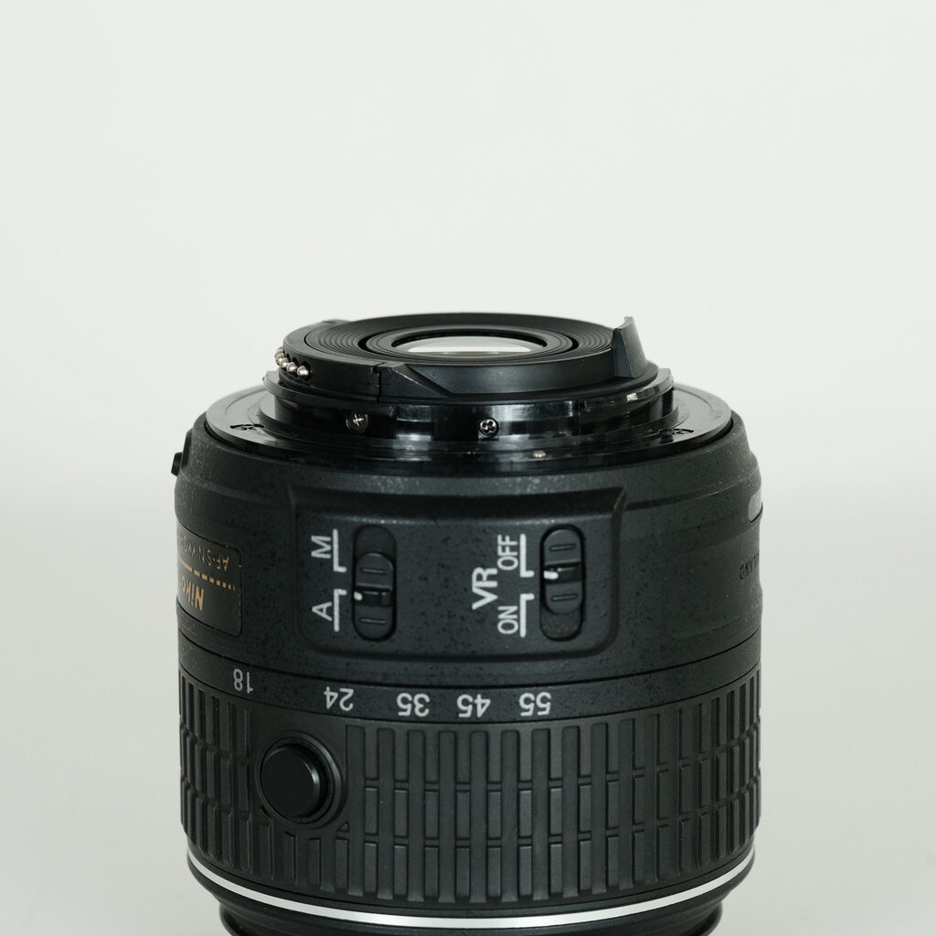 Nikon AF-S DX NIKKOR 18-55mm f3.5-5.6G VR II