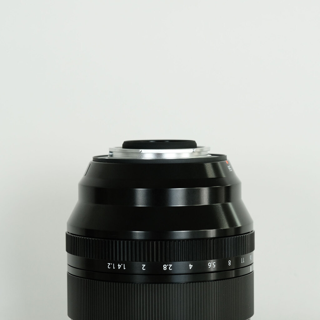 FUJIFILM XF56mmF1.2 R WR FUJIFILM XF56mmF1.2 R WR