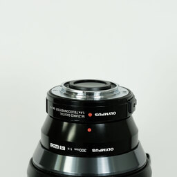 OLYMPUS M.ZUIKO DIGITAL ED 300mm F4.0 IS PRO OLYMPUS M.ZUIKO DIGITAL ED 300mm F4.0 IS PRO