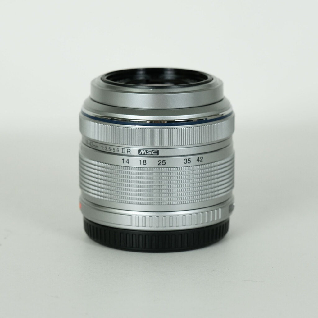 OLYMPUS電動パンケーキレンズ M.ZUIKO 14-42mm シルバー Amazon.co.jp: OLYMPUS 電動式パンケーキズームレンズ M.ZUIKO