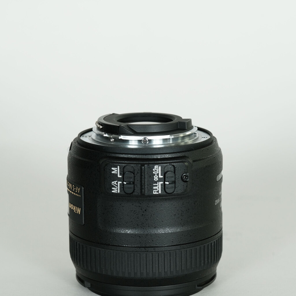 Nikon AF-S DX Micro NIKKOR 40mm f/2.8G