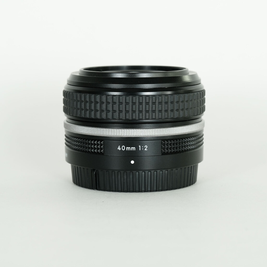 Nikon NIKKOR Z 40mm f/2 Nikon NIKKOR Z 40mm f/2