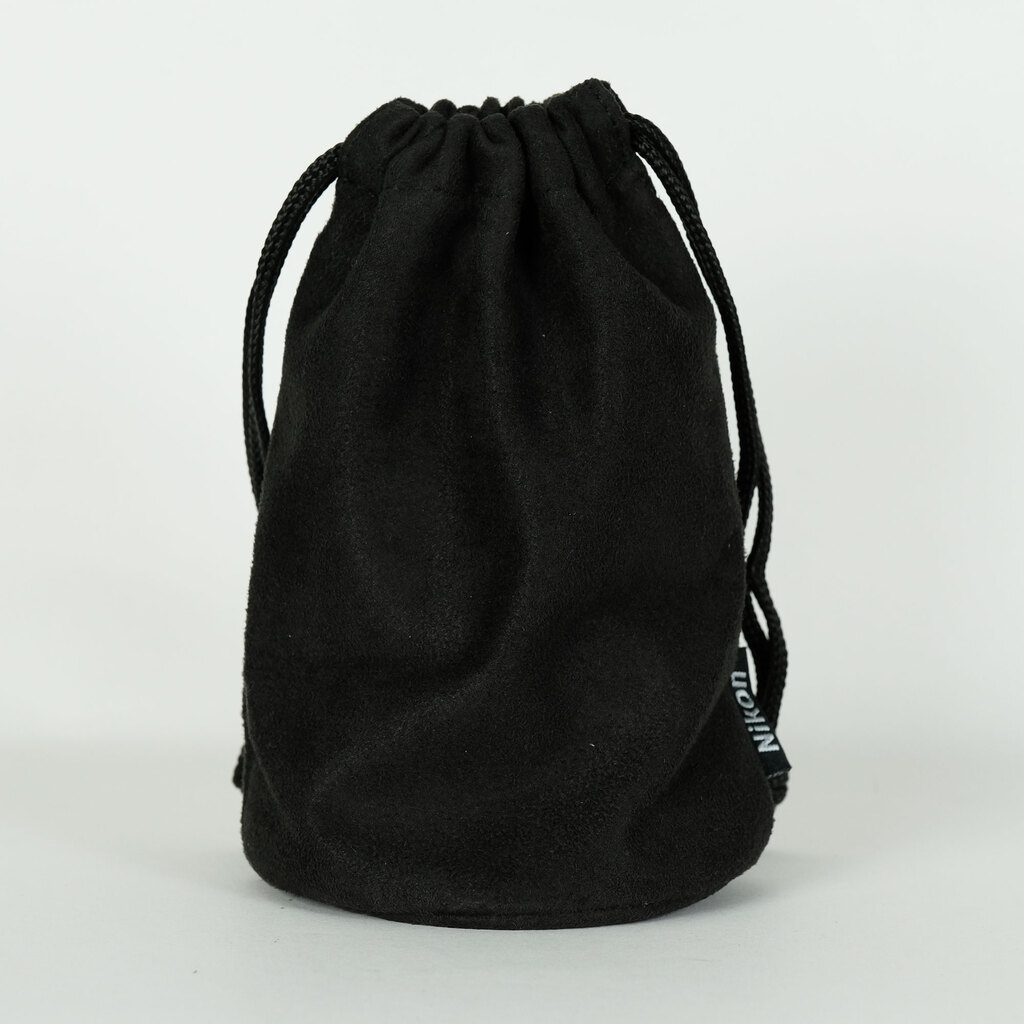 Nikon AF-S DX NIKKOR 18-200mm F3.5-5.6G ED VR II Nikon AF-S DX NIKKOR 18-200mm F3.5-5.6G ED VR II