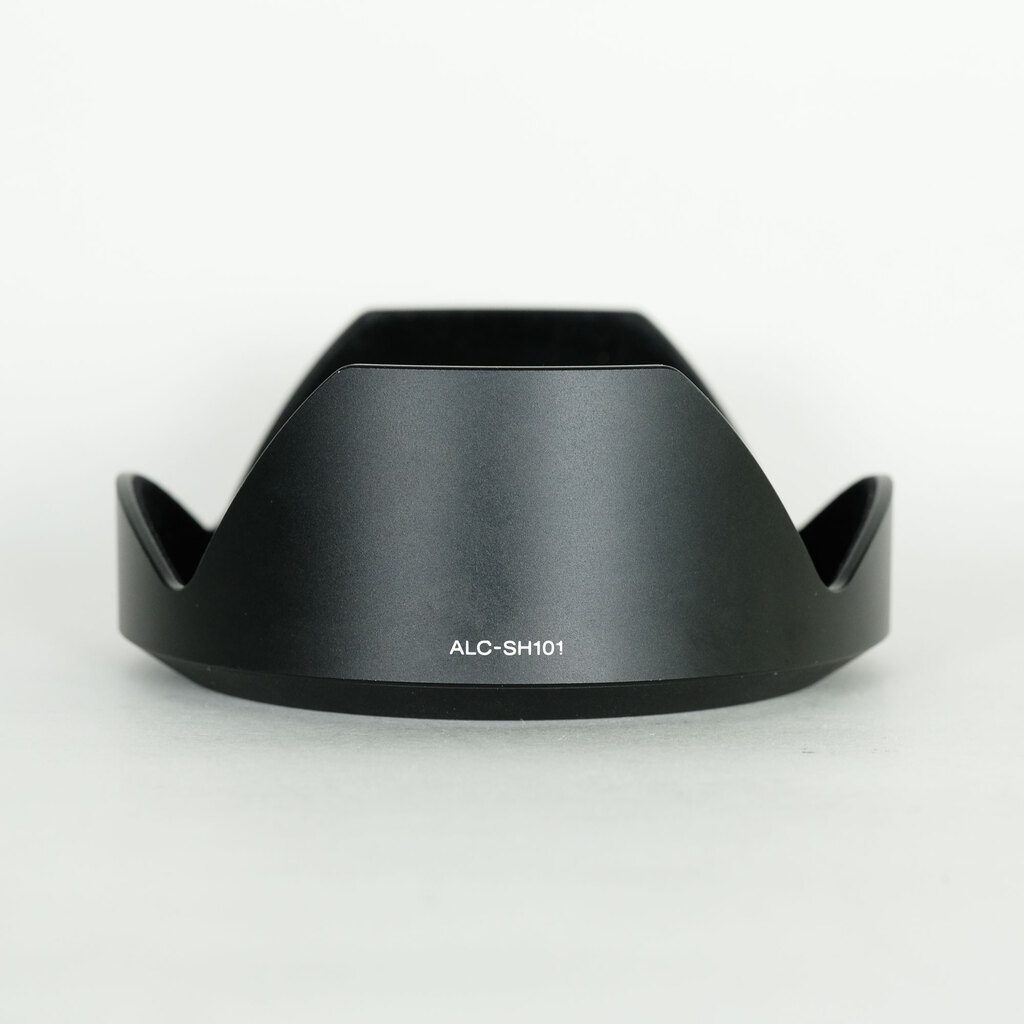 SONY Vario-Sonnar24-70mm SAL2470Z 新品未使用 ボディとのバランス』 SONY Vario-Sonnar T＊ 24-70mm F2.8 ZA