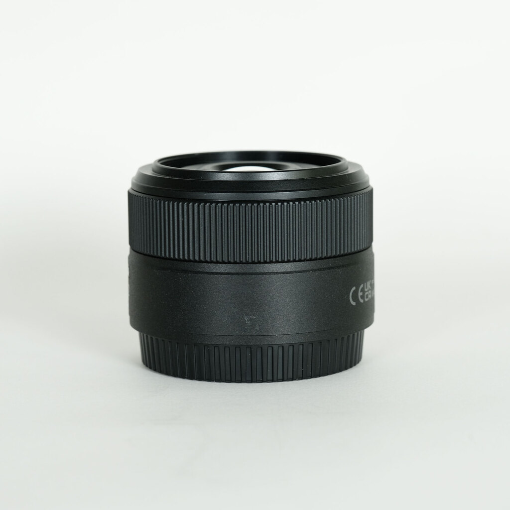Nikon NIKKOR Z 40mm f/2 Nikon NIKKOR Z 40mm f/2