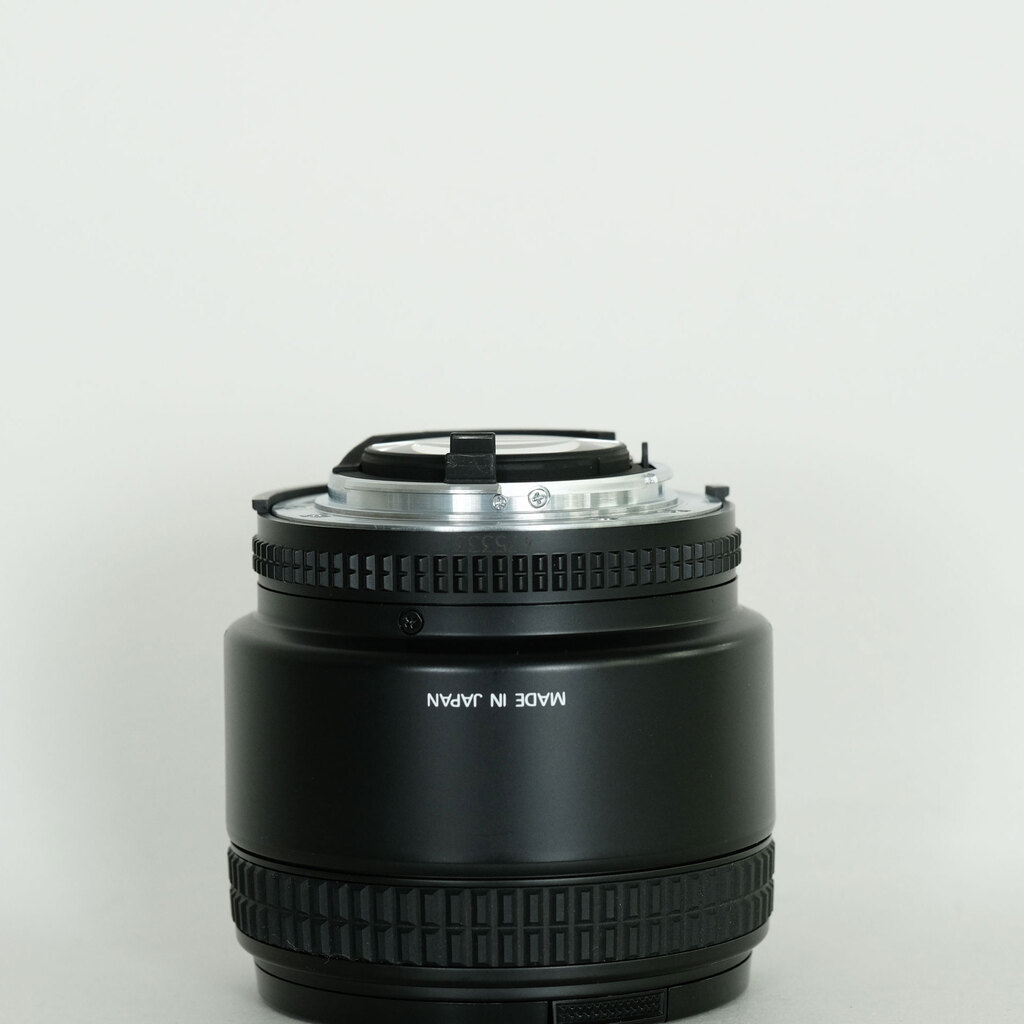 Nikon Ai AF Nikkor 85mm f/1.8D Nikon Ai AF Nikkor 85mm f/1.8D