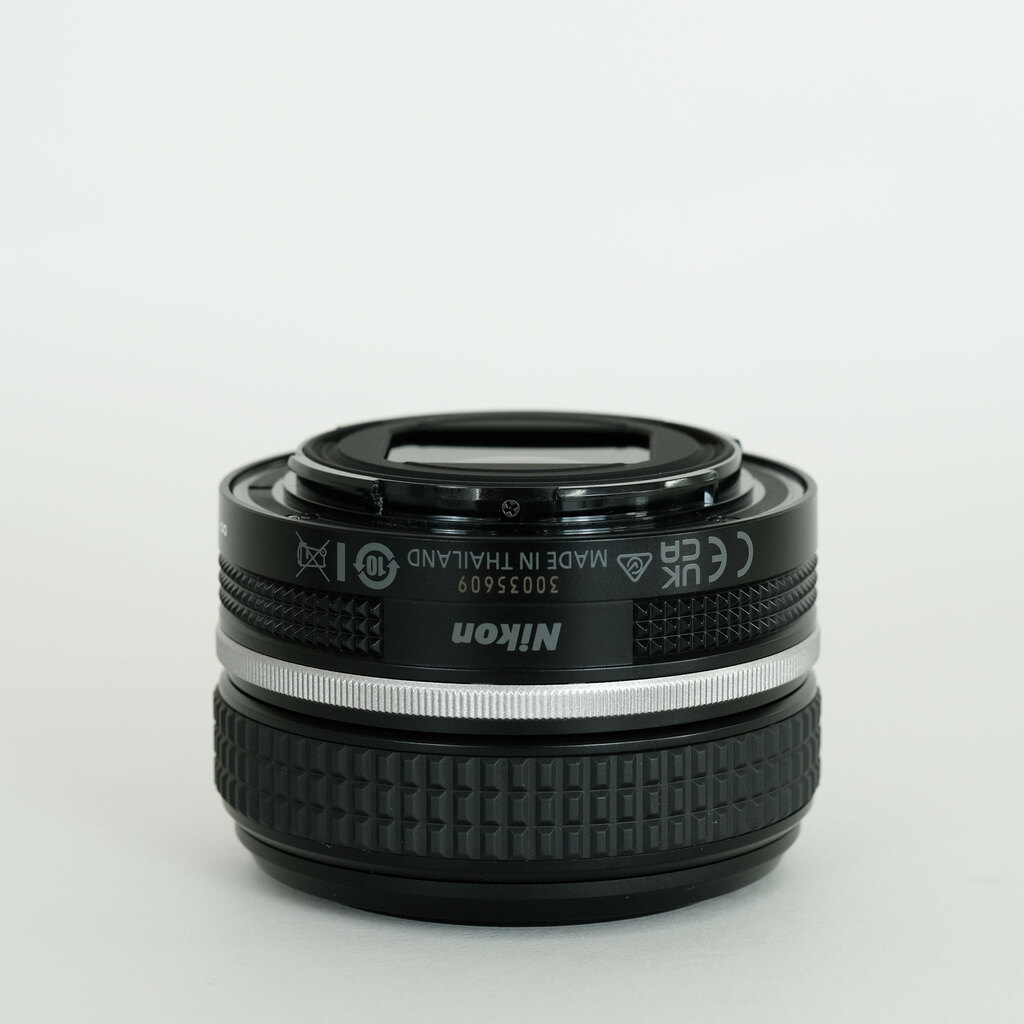 Nikon NIKKOR Z 40mm f/2 Nikon NIKKOR Z 40mm f/2