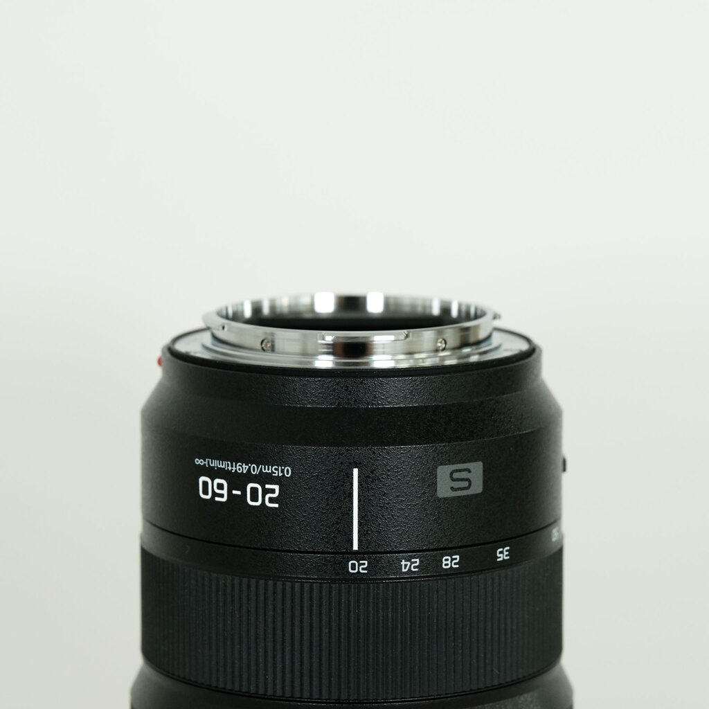 Panasonic LUMIX S 20-60mm F3.5-5.6 Panasonic LUMIX S 20-60mm F3.5-5.6