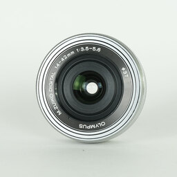 OLYMPUS M.ZUIKO DIGITAL ED 14-42mm F3.5-5.6 EZ シルバー OLYMPUS M.ZUIKO DIGITAL ED 14-42mm F3.5-5.6 EZ シルバー