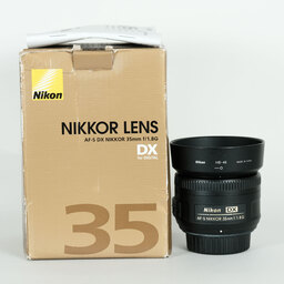 Nikon AF-S DX NIKKOR 35mm f/1.8G Nikon AF-S DX NIKKOR 35mm f/1.8G
