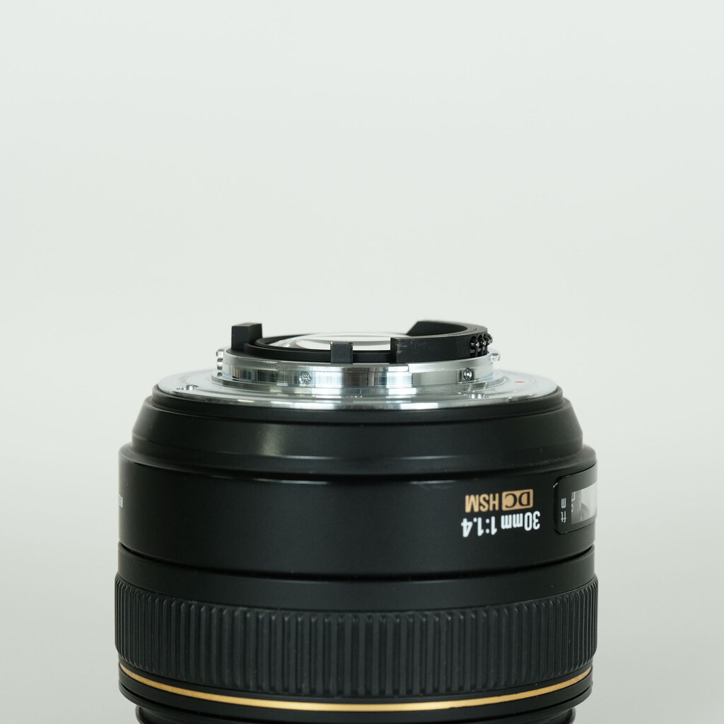 SIGMA 30mm F1.4EX DC HSM (ニコンF用) SIGMA 30mm F1.4EX DC HSM (ニコンF用)