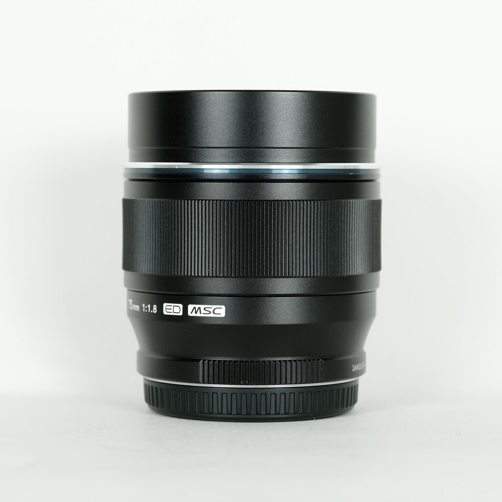 OLYMPUS M.ZUIKO DIGITAL ED 75mm F1.8 OLYMPUS M.ZUIKO DIGITAL ED 75mm F1.8