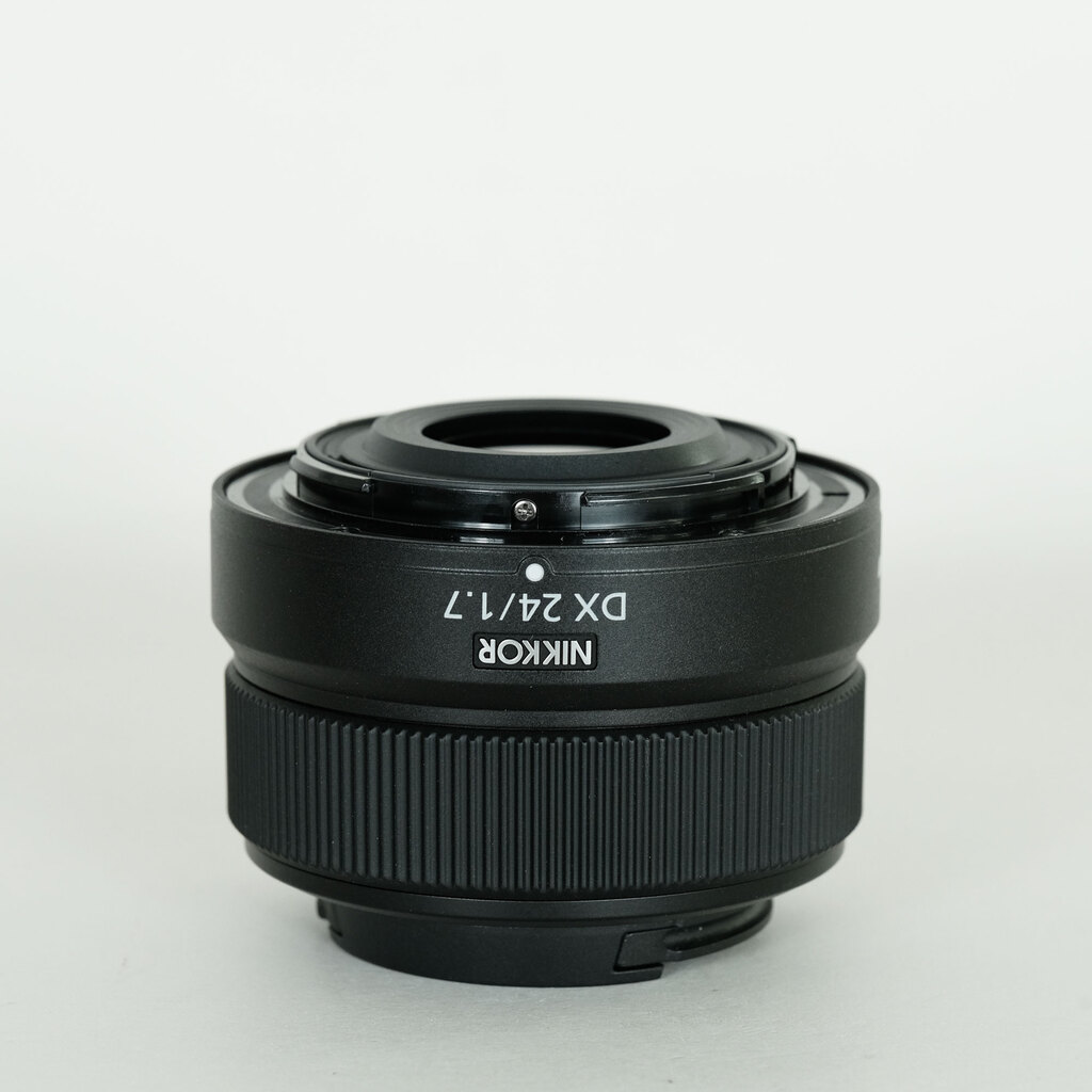 Nikon NIKKOR Z DX 24mm f/1.7 Nikon NIKKOR Z DX 24mm f/1.7