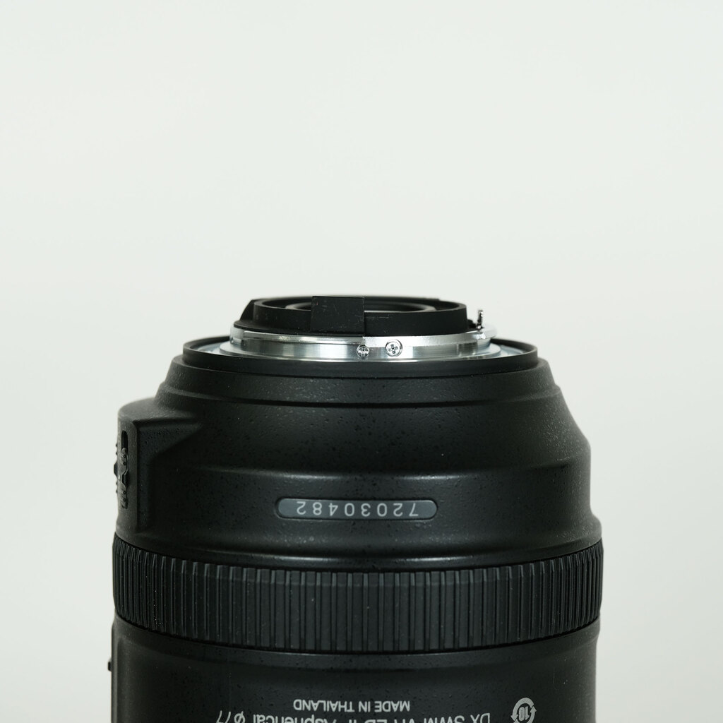 Nikon AF-S DX NIKKOR 18-300mm F3.5-5.6G ED VR Nikon AF-S DX NIKKOR 18-300mm F3.5-5.6G ED VR