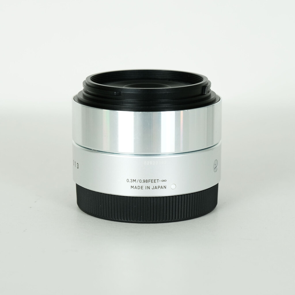 SIGMA A 30mm F2.8 DN (ソニーE用)シルバー SIGMA A 30mm F2.8 DN (ソニーE用)シルバー