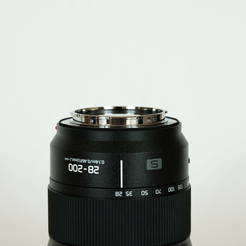 Panasonic LUMIX S 28-200mm F4-7.1 MACRO O.I.S. Panasonic LUMIX S 28-200mm F4-7.1 MACRO O.I.S.