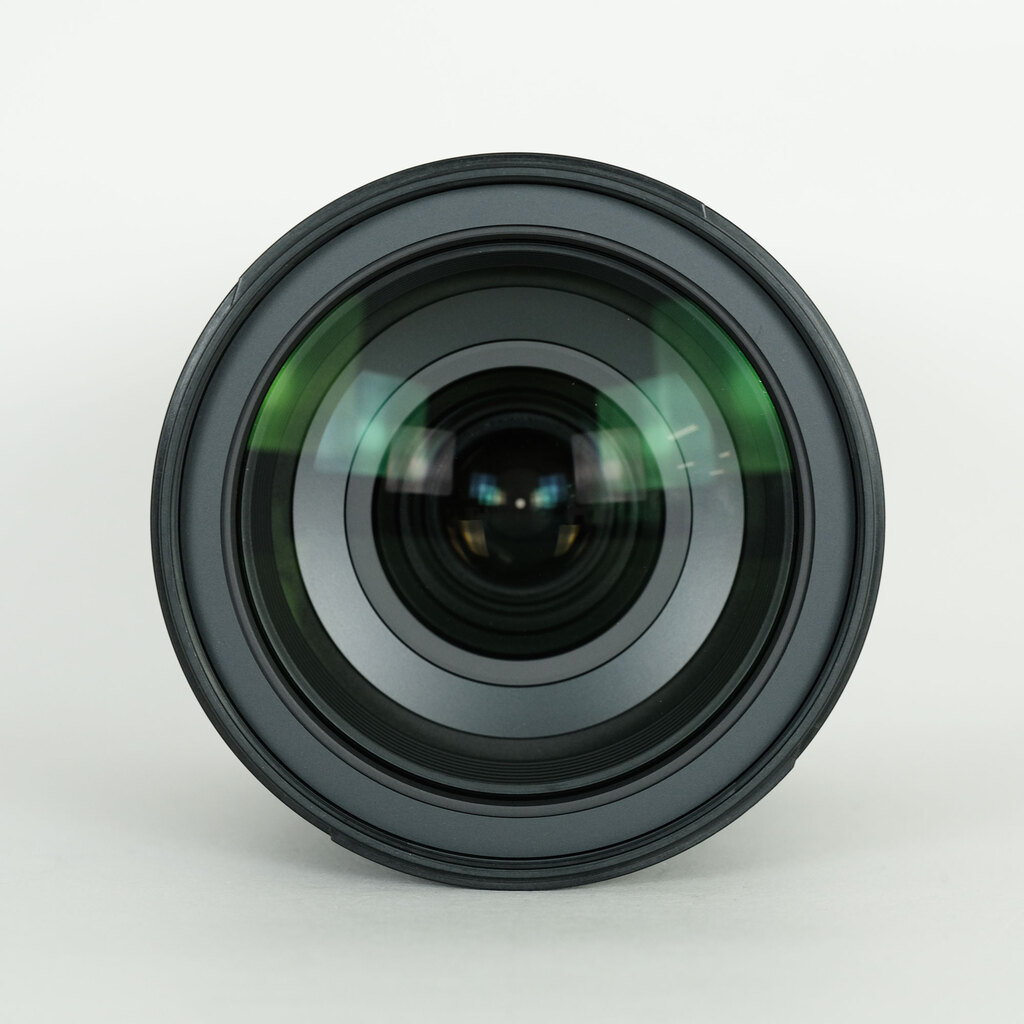 Nikon AF-S NIKKOR 28-300mm f/3.5-5.6G ED VR Nikon AF-S NIKKOR 28-300mm f/3.5-5.6G ED VR