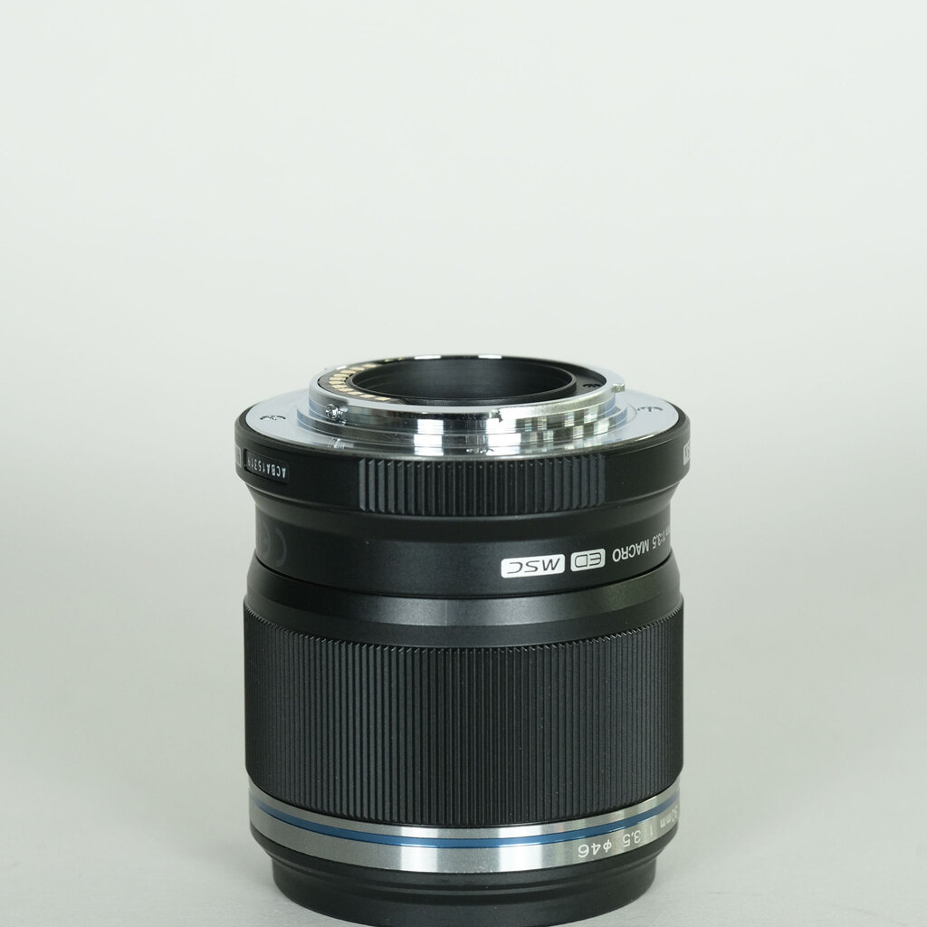 OLYMPUS M.ZUIKO DIGITAL ED 30mm F3.5 Macro OLYMPUS M.ZUIKO DIGITAL ED 30mm F3.5 Macro