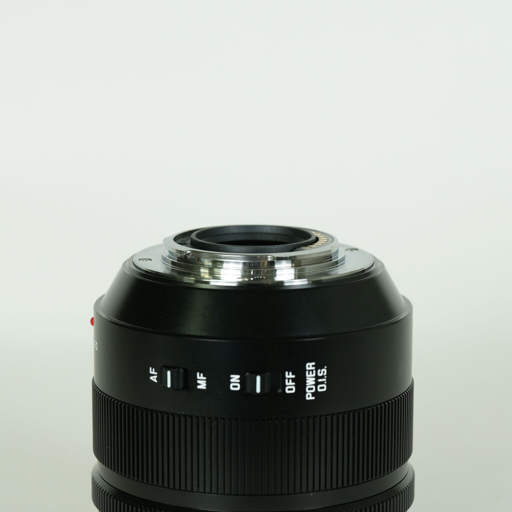 Panasonic LEICA DG NOCTICRON 42.5mm / F1.2 ASPH. / POWER O.I.S.