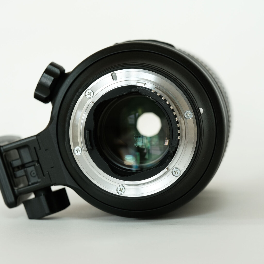 Nikon AF-S NIKKOR 70-200mm f/2.8E FL ED VR Nikon AF-S NIKKOR 70-200mm f/2.8E FL ED VR