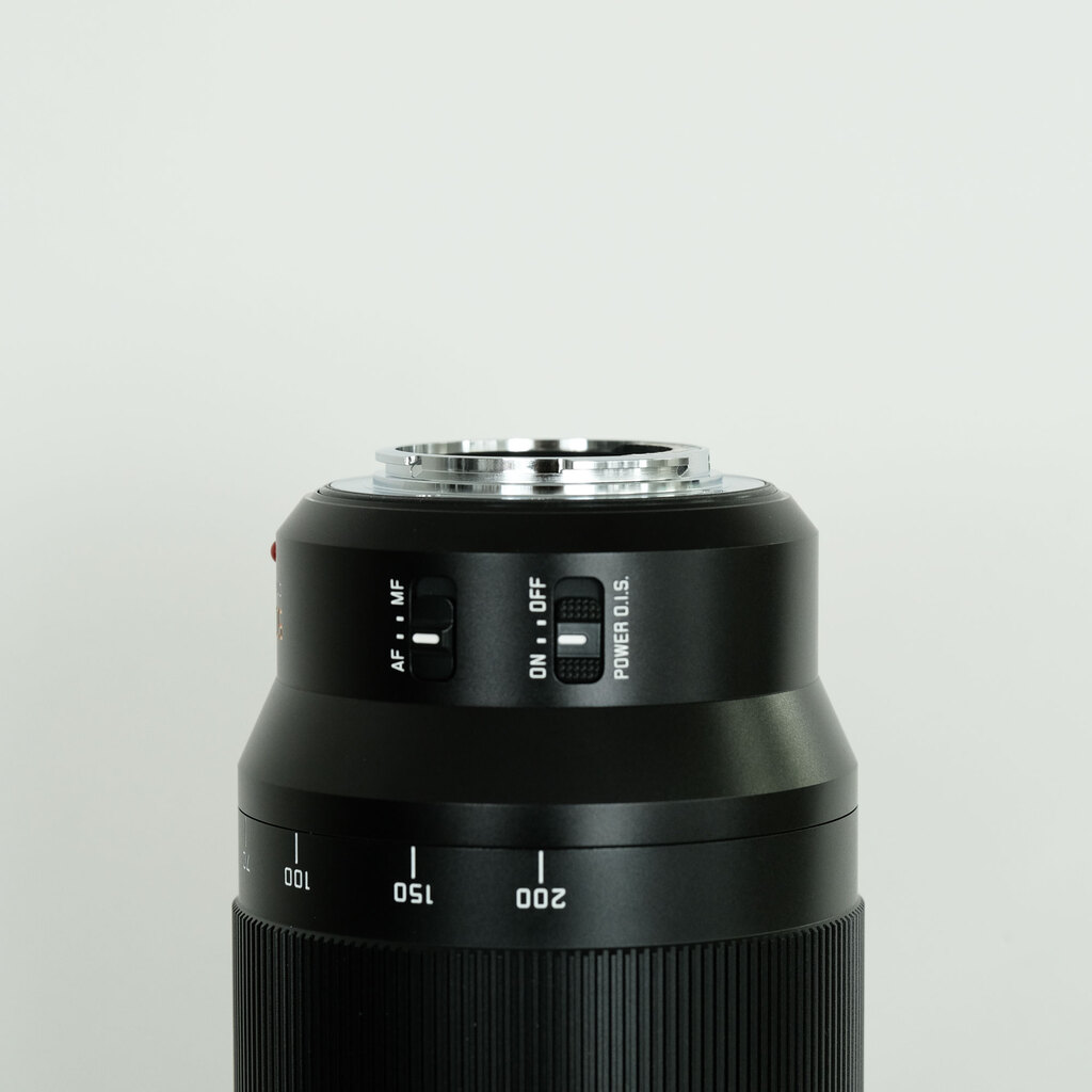 Panasonic LEICA DG VARIO-ELMARIT 50-200mm / F2.8-4.0 ASPH. / POWER O.I.S. Panasonic LEICA DG VARIO-ELMARIT 50-200mm / F2.8-4.0 ASPH. / POWER O.I.S.