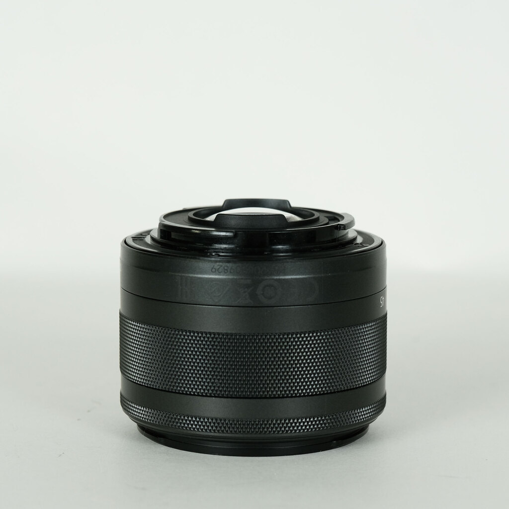 Canon EF-M15-45mm F3.5-6.3 IS STM Canon EF-M15-45mm F3.5-6.3 IS STM