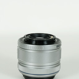 OLYMPUS M.ZUIKO DIGITAL 14-42mm F3.5-5.6IIR シルバー