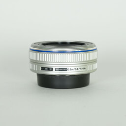 OLYMPUS M.ZUIKO DIGITAL 17mm F2.8 シルバー OLYMPUS M.ZUIKO DIGITAL 17mm F2.8 シルバー