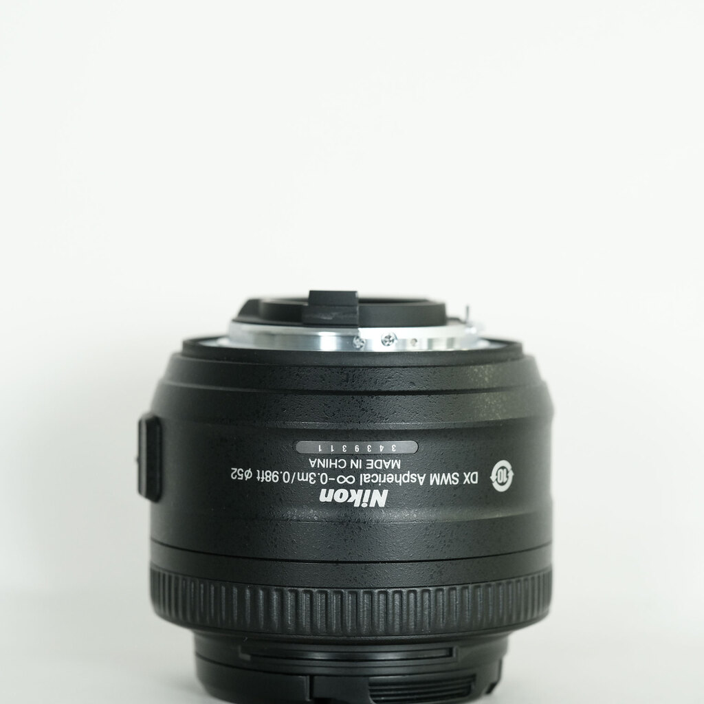 Nikon AF-S DX NIKKOR 35mm f/1.8G Nikon AF-S DX NIKKOR 35mm f/1.8G