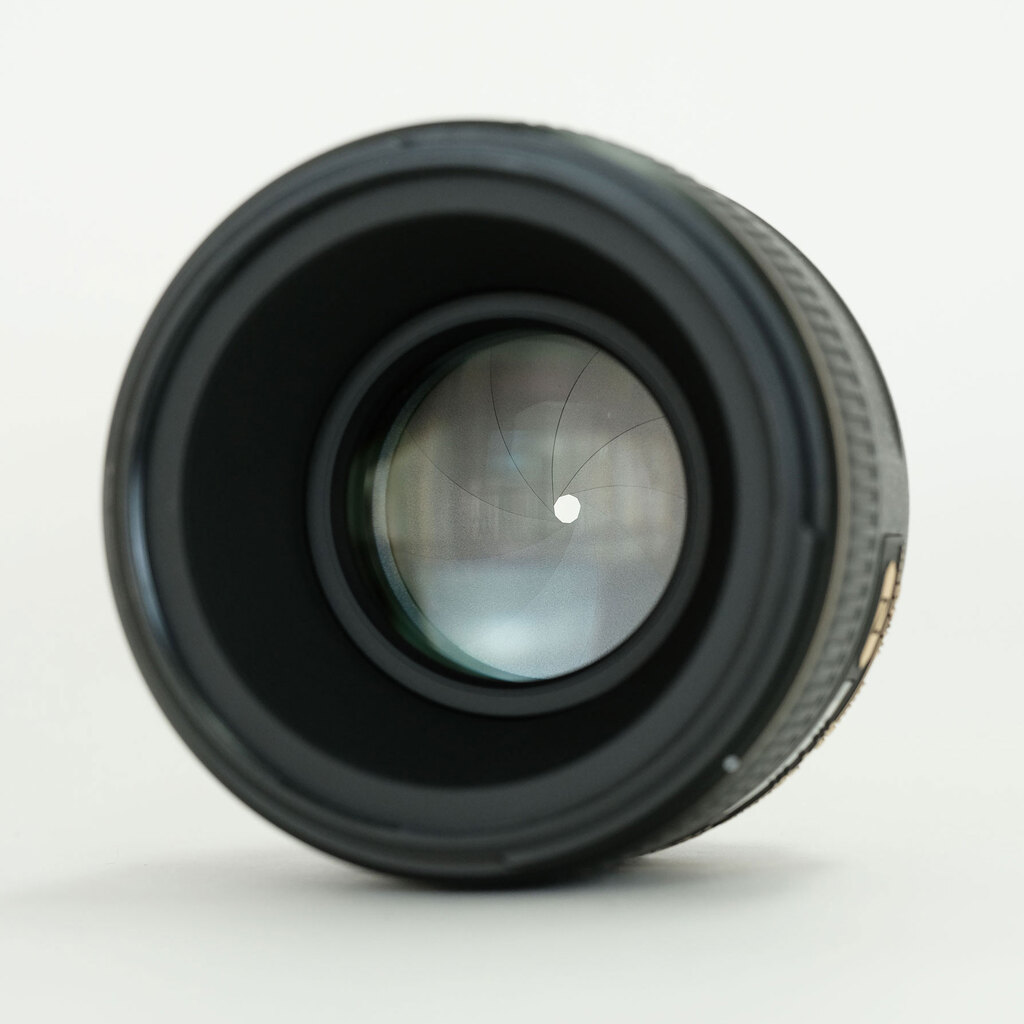 Nikon AF-S NIKKOR 58mm f/1.4G Nikon AF-S NIKKOR 58mm f/1.4G