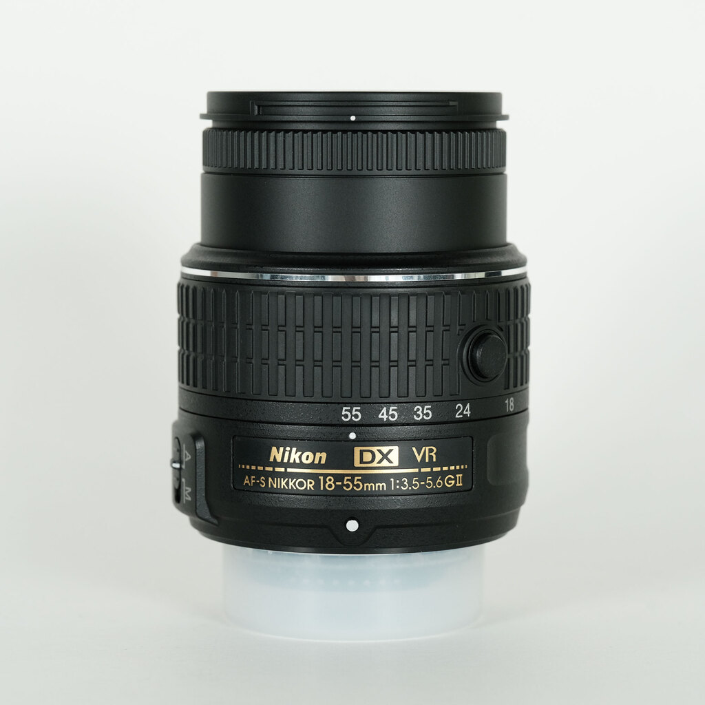 Nikon AF-S DX NIKKOR 18-55mm f3.5-5.6G VR II Nikon AF-S DX NIKKOR 18-55mm f3.5-5.6G VR II