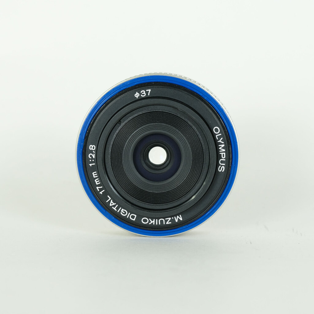 OLYMPUS M.ZUIKO DIGITAL 17mm F2.8 シルバー OLYMPUS M.ZUIKO DIGITAL 17mm F2.8 シルバー