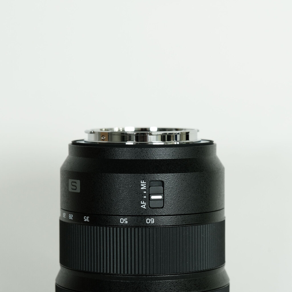 Panasonic LUMIX S 20-60mm F3.5-5.6 Panasonic LUMIX S 20-60mm F3.5-5.6