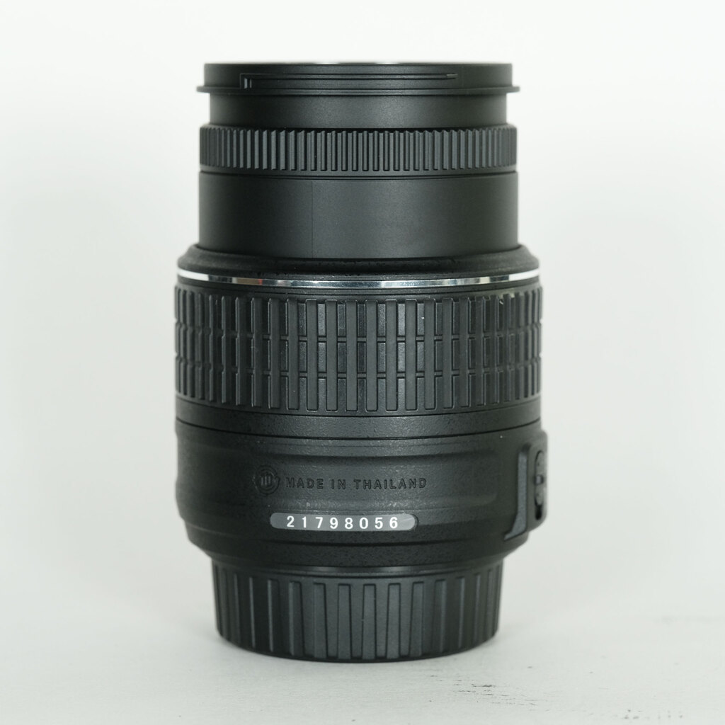 Nikon AF-S DX NIKKOR 18-55mm f3.5-5.6G VR II Nikon AF-S DX NIKKOR 18-55mm f3.5-5.6G VR II